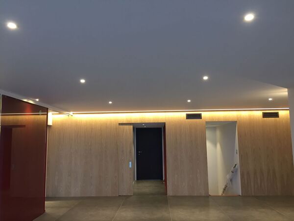 Installations de spots encastr&eacute;s en Is&egrave;re