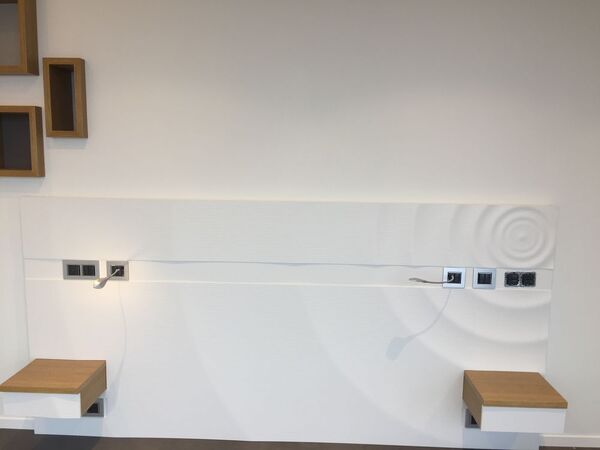 Installation t&ecirc;te de lit lumineuse