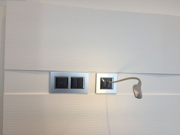 Installation d'interrupteurs + liseuses chambre