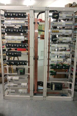 Installation armoire &eacute;lectrique industrielle