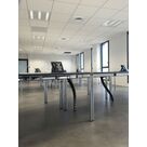 Installation de lumi&egrave;res dans un bureau