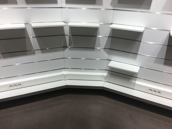 Luminaire pour &eacute;tag&egrave;res de magasin